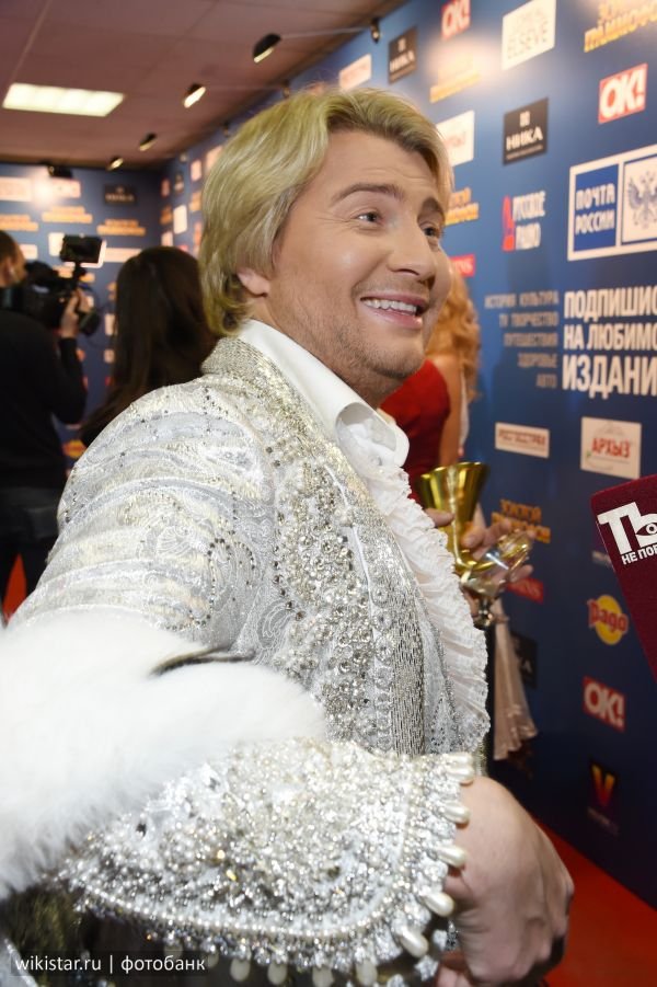 Золотой граммофон 2015: Николай Басков надел костюм, стоимостью миллион рублей