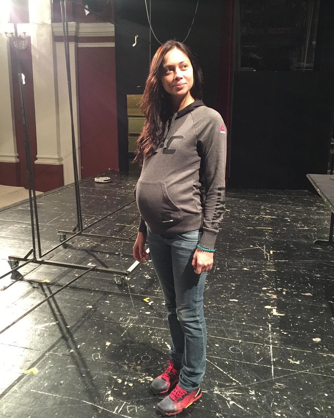 Настасья Самбурская беременна и увеличила себе грудь