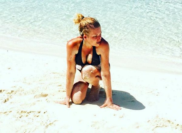 Ирина Дубцова поделилась пляжной фотосессией с Мальдив