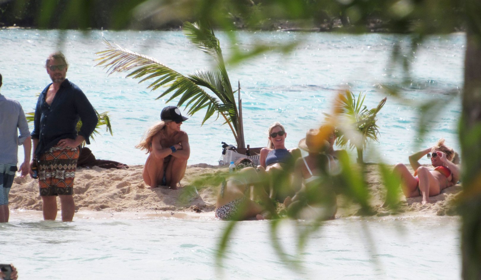Джессика Симпсон на пляже во Французской Полинезии