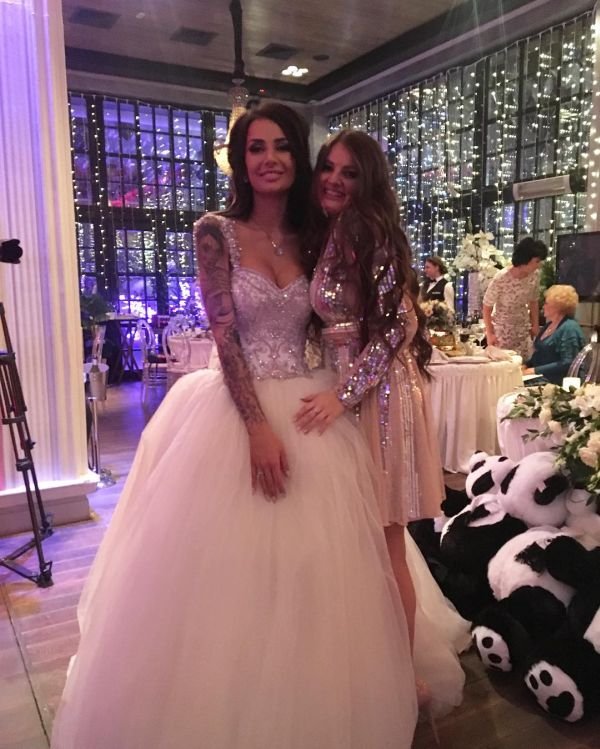 Звезда SohoRooms Саша Кабаева вышла замуж за 40-летнего Александра Липового