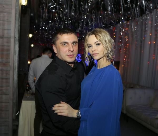 Звезда SohoRooms Саша Кабаева вышла замуж за 40-летнего Александра Липового