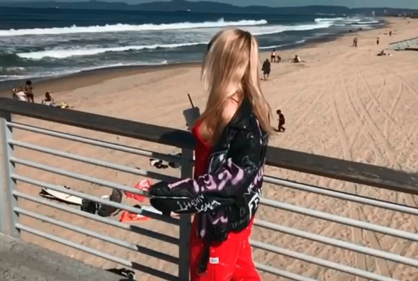 Наталья Рудова устроила эротическую фотосессию  на пляже