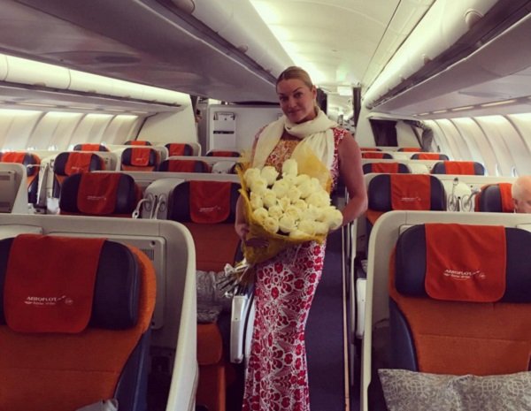 Анастасия Волочкова пыталась подкупить турецких таможенников