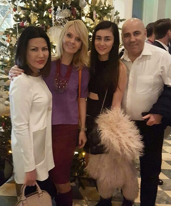 Анна Шульгина привела на семейную вечеринку своего друга