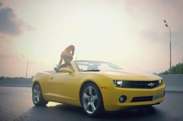 Певица Мариа Миа "отметила" победу над лимфомой выпуском нового клипа "До утра"