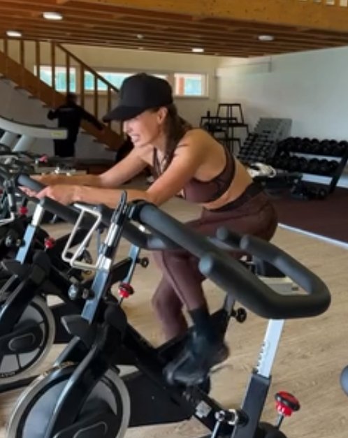 "Старуха, куда ты там лезешь?": Виктория Боня тренируется со слезами на глазах